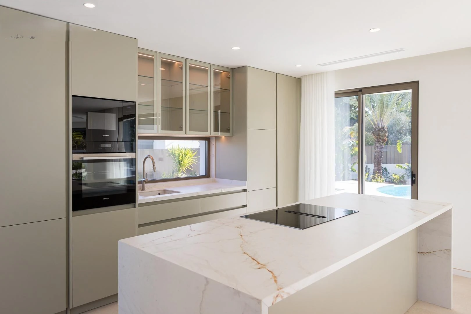 Villa contemporánea de lujo lista para entrar a vivir en Jávea