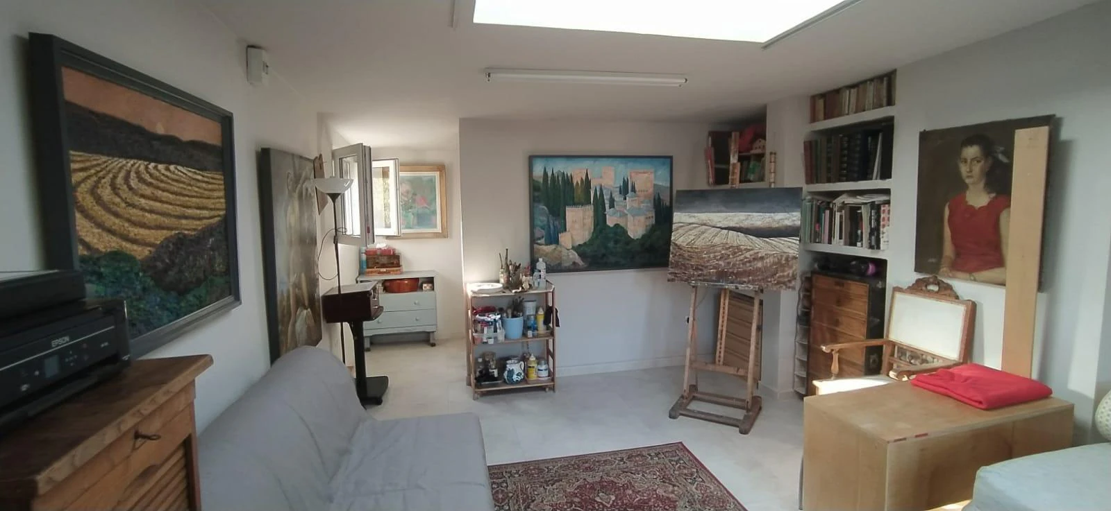 Villa independiente reformada en una planta con estudio de invitados y parcela privada en El Albir