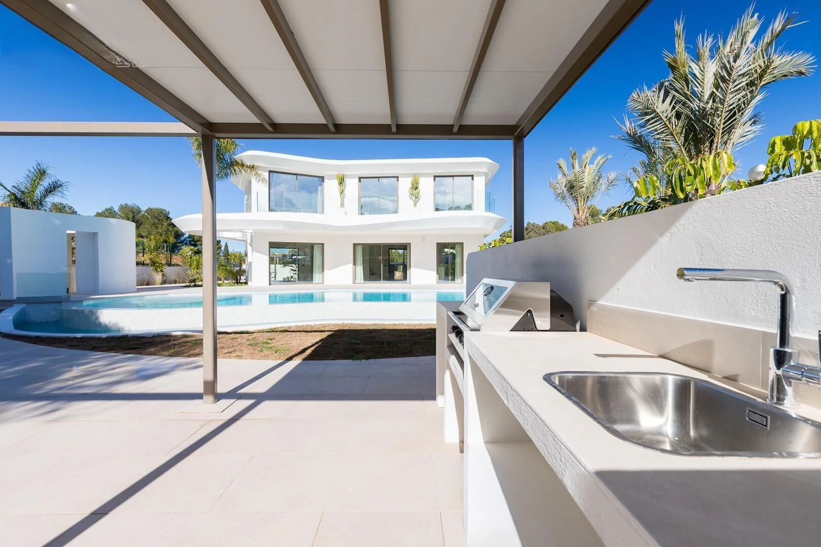 Villa contemporánea de lujo lista para entrar a vivir en Jávea