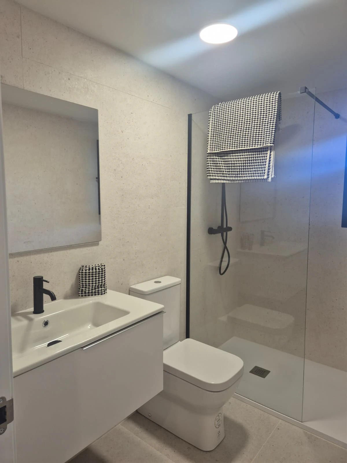 Apartamento de obra nueva de 3 dormitorios en la primera planta en Javea