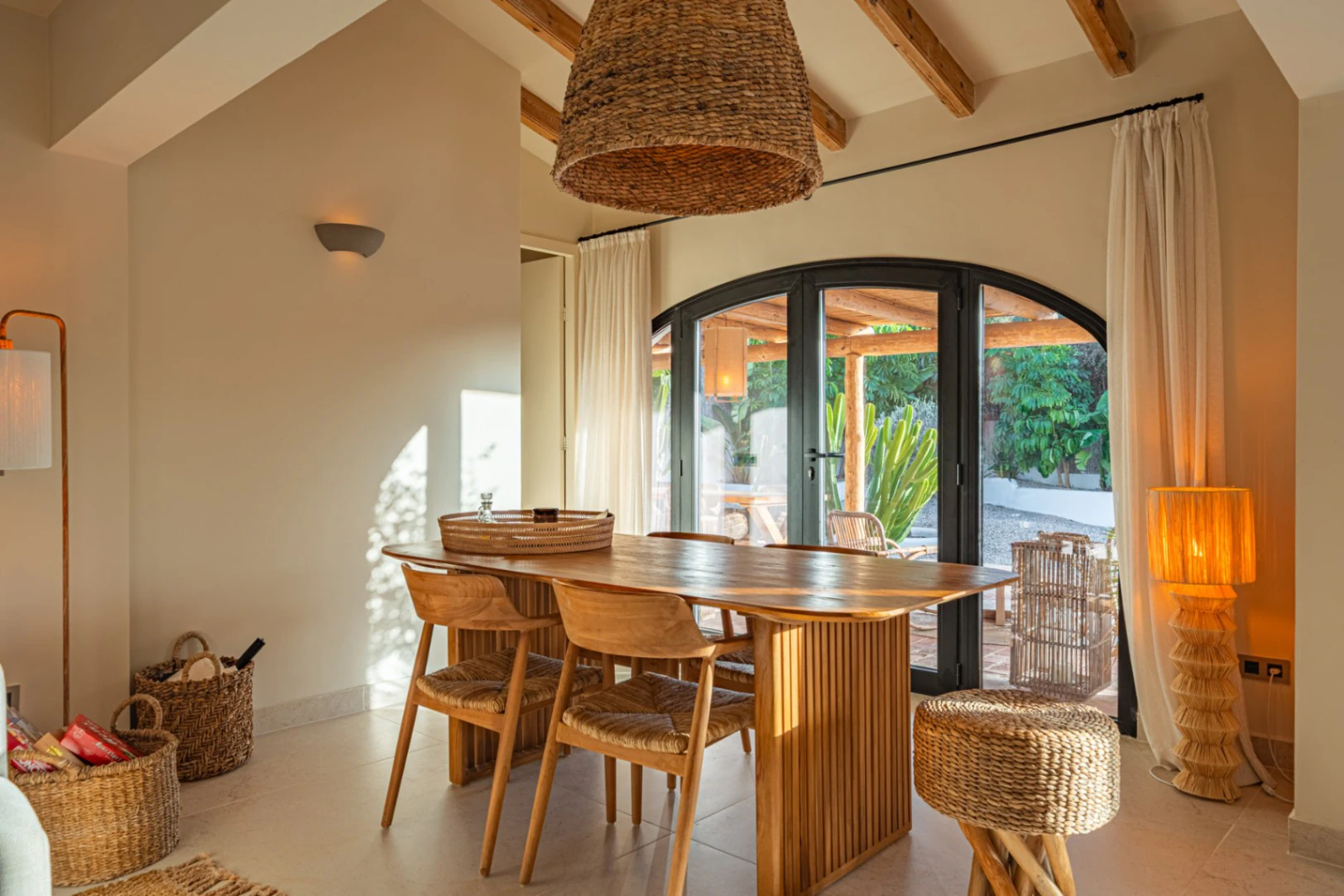 Chalet en venta de 5 dormitorios con piscina en Jávea