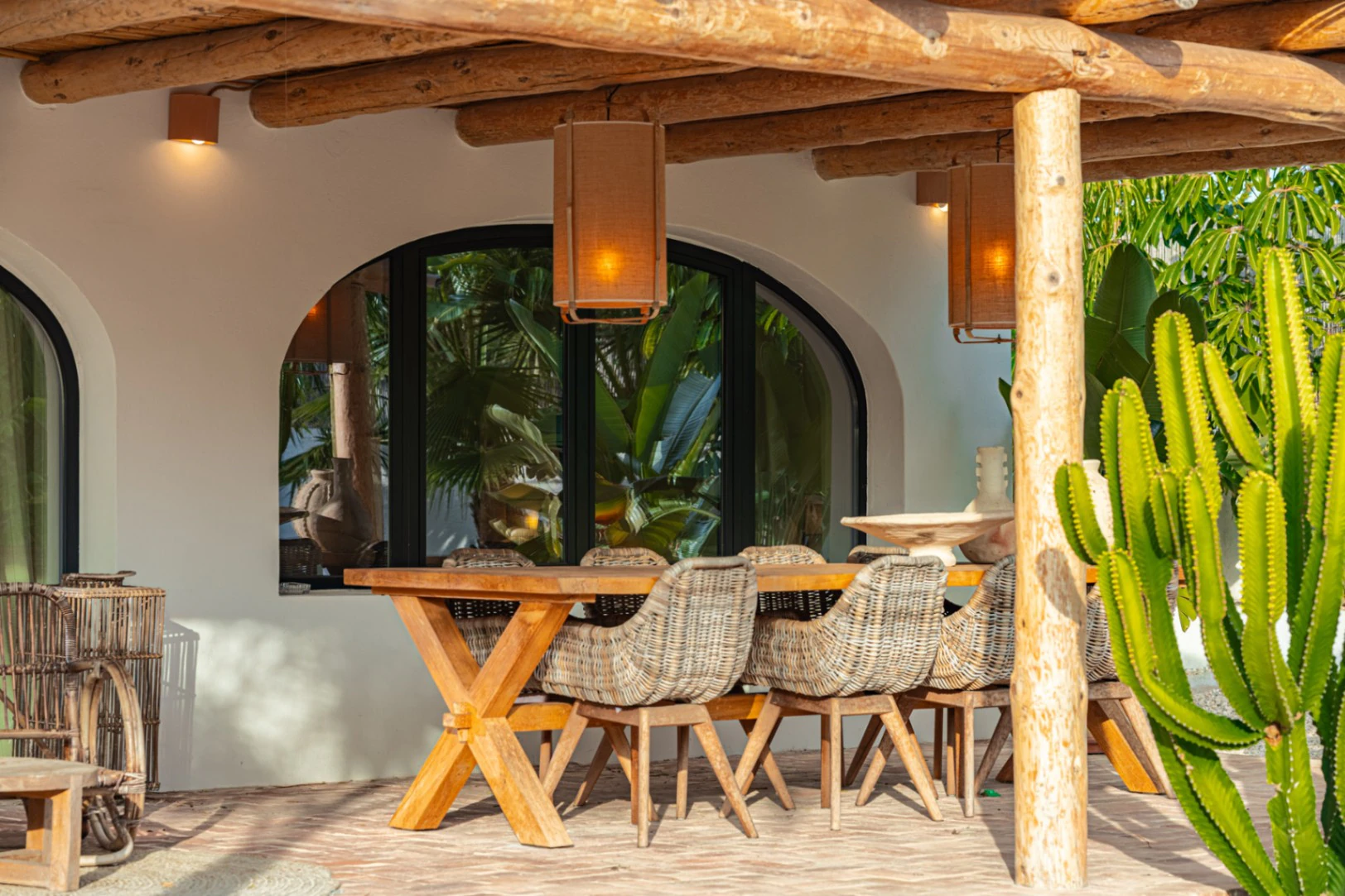 Chalet en venta de 5 dormitorios con piscina en Jávea