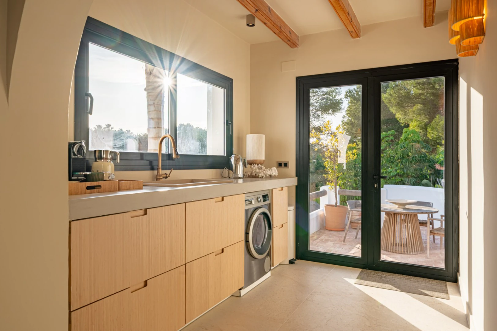 Chalet en venta de 5 dormitorios con piscina en Jávea