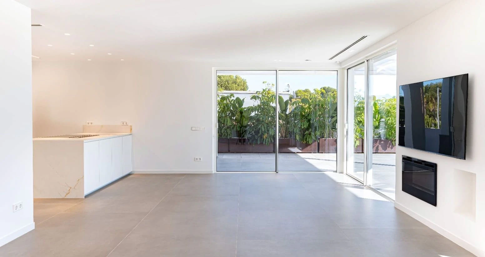Villa moderna en Moraira con vistas al mar, amplias terrazas y ubicación privilegiada en la Costa de Benissa