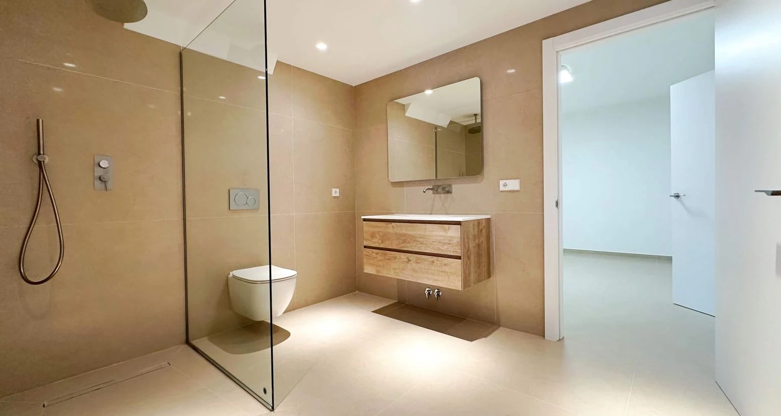 Villa moderna en Moraira con vistas al mar, amplias terrazas y ubicación privilegiada en la Costa de Benissa