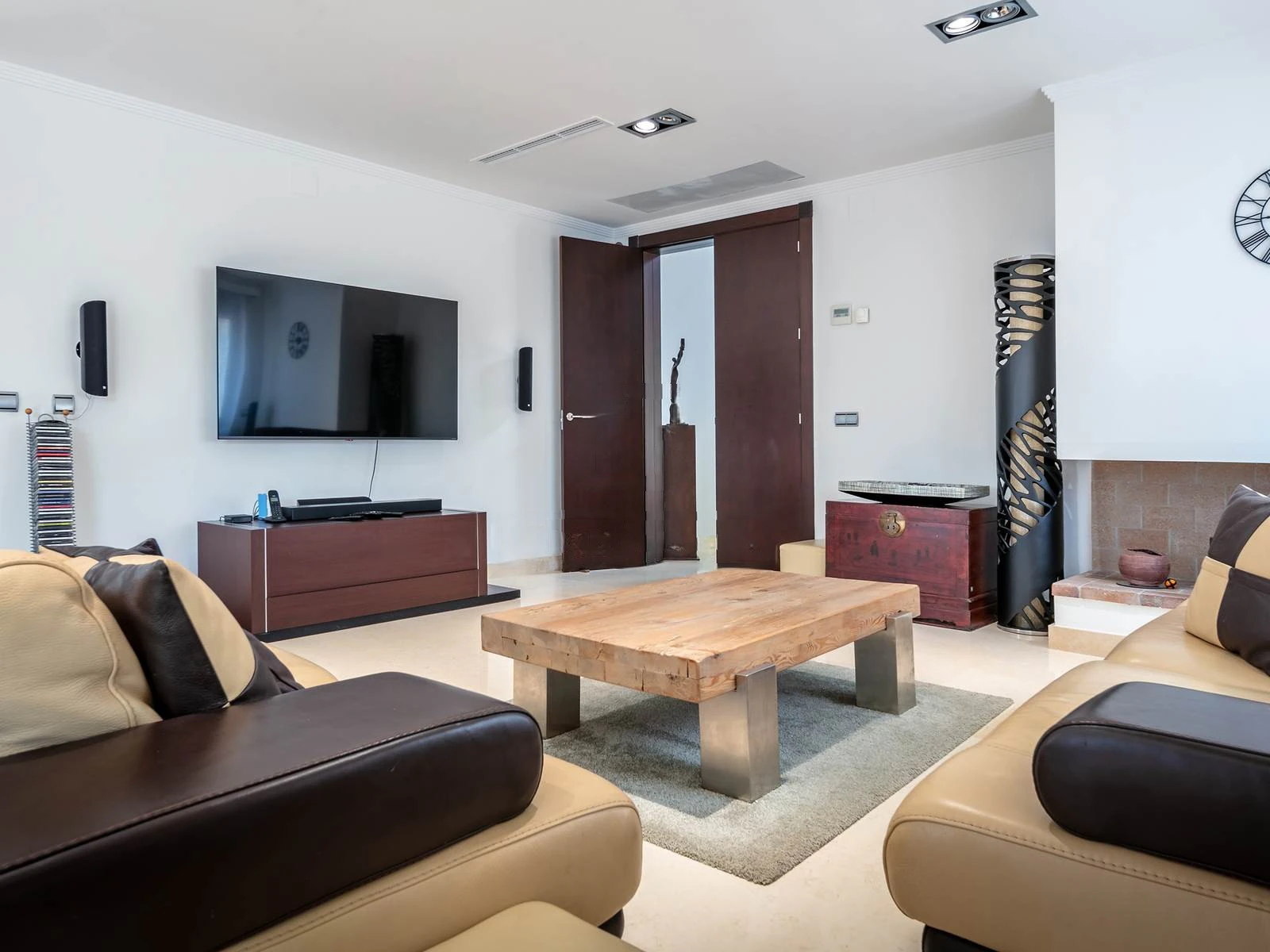 Villa de lujo con domótica, piscina climatizada y vistas al Montgó en Jávea