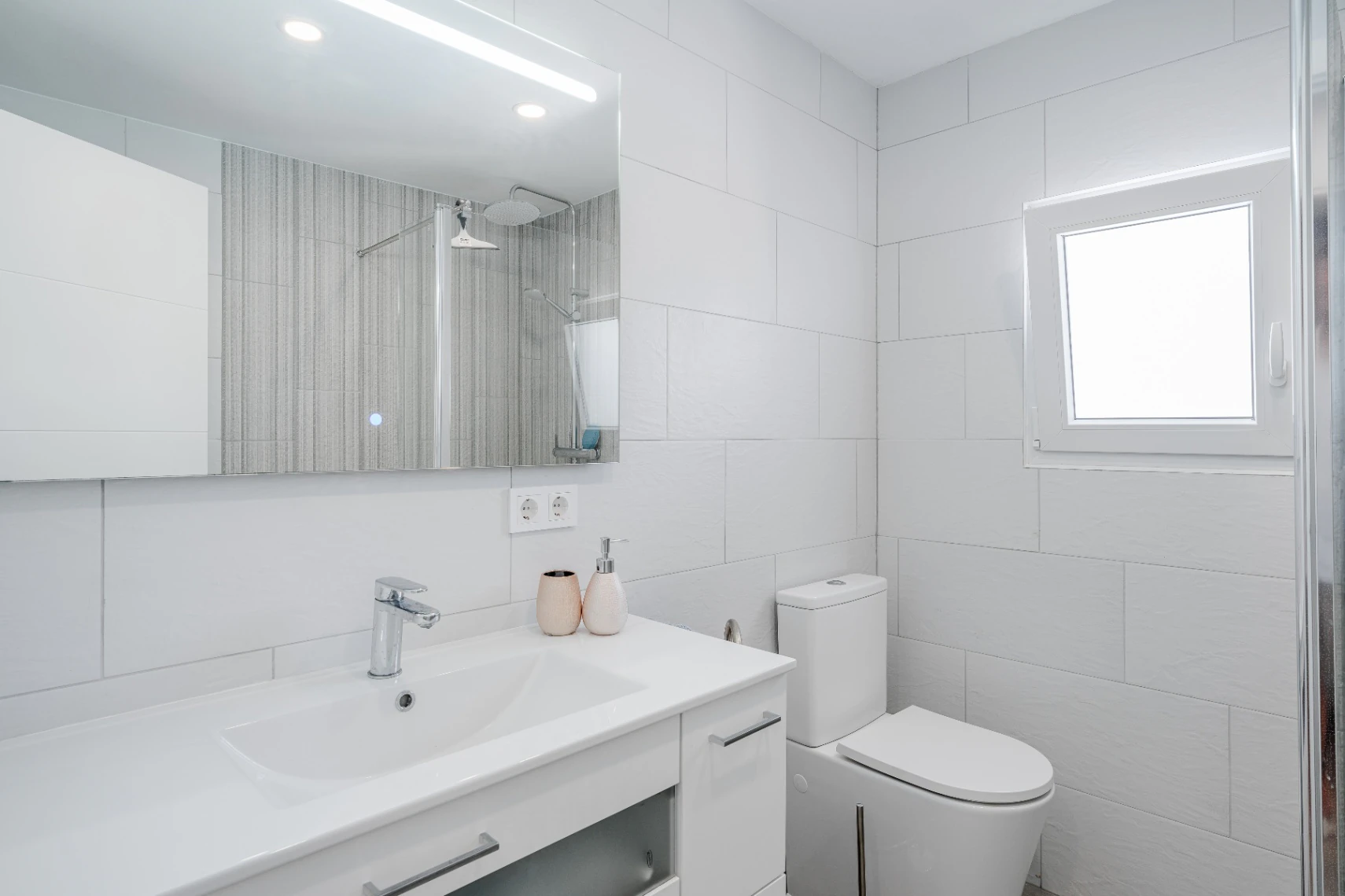 VILLA MODERNA CON VISTA AL MAR EN CALPE