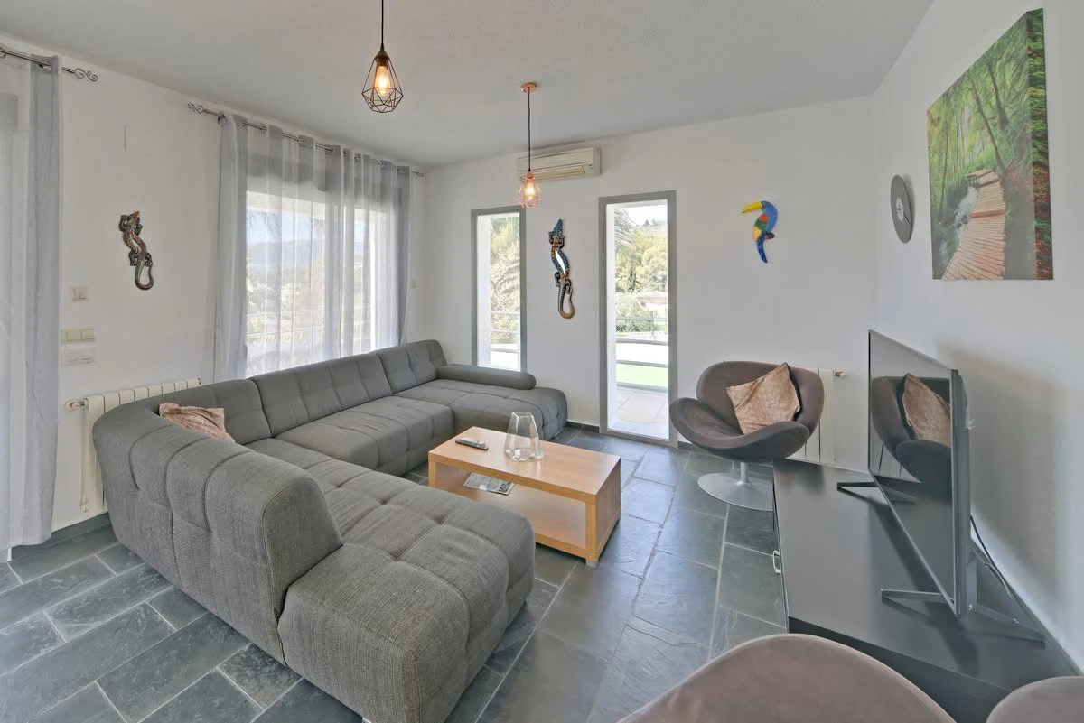 villa moderne avec vue sur la mer à La Fustera, Benissa Costa