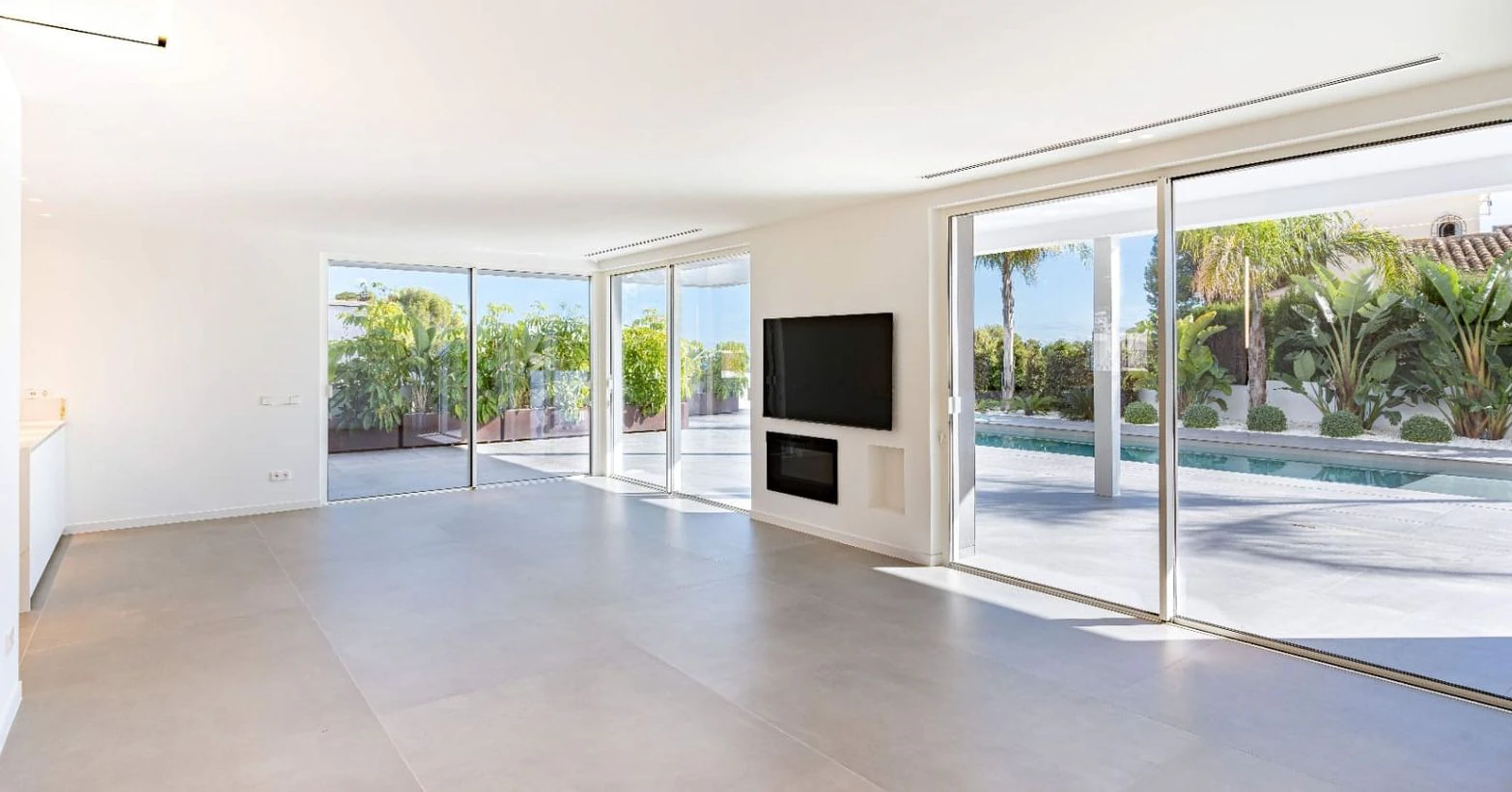 Villa moderna en Moraira con vistas al mar, amplias terrazas y ubicación privilegiada en la Costa de Benissa