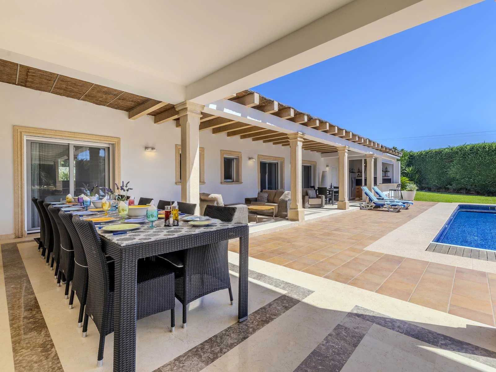 Villa de lujo con domótica, piscina climatizada y vistas al Montgó en Jávea