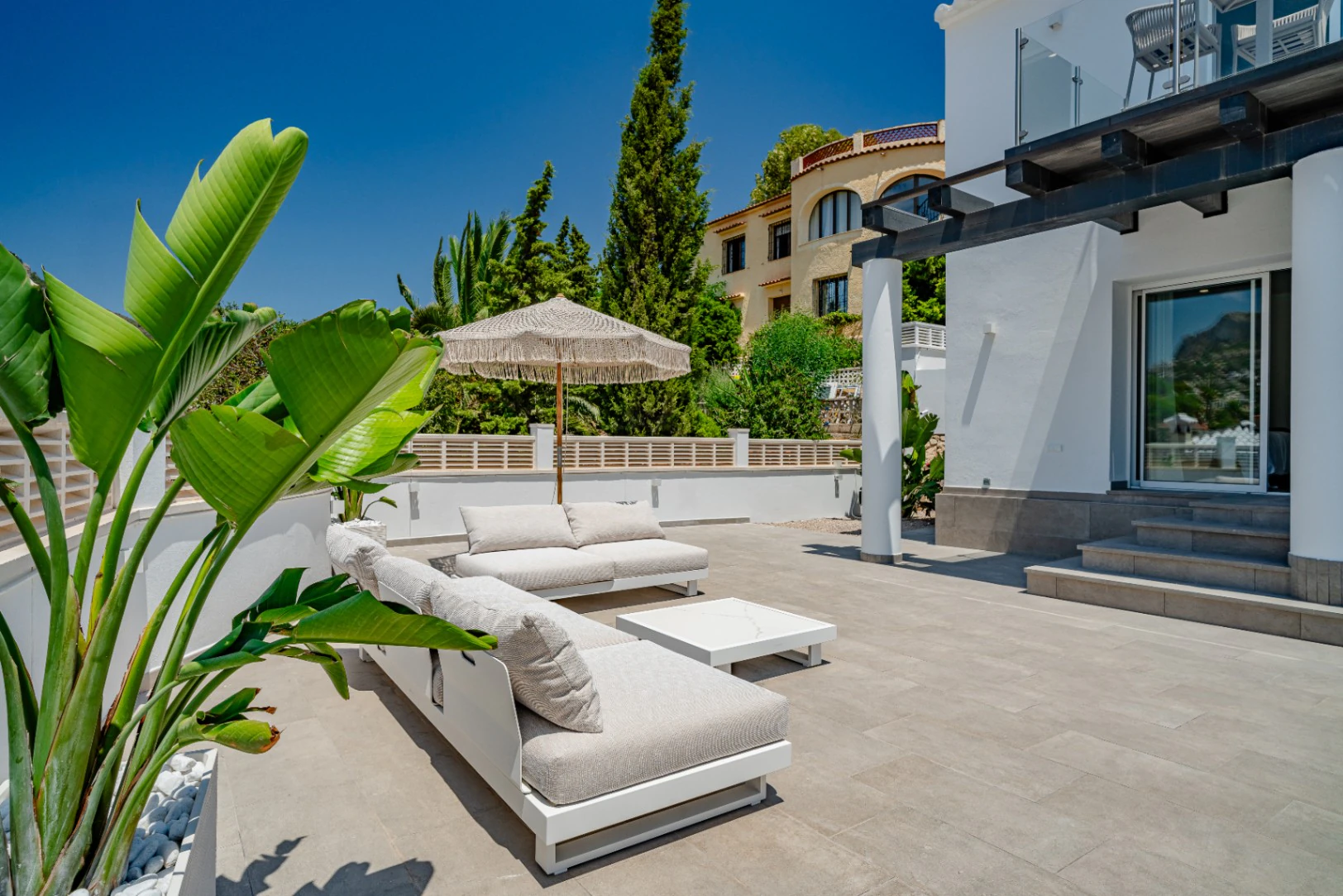 VILLA MODERNA CON VISTA AL MAR EN CALPE