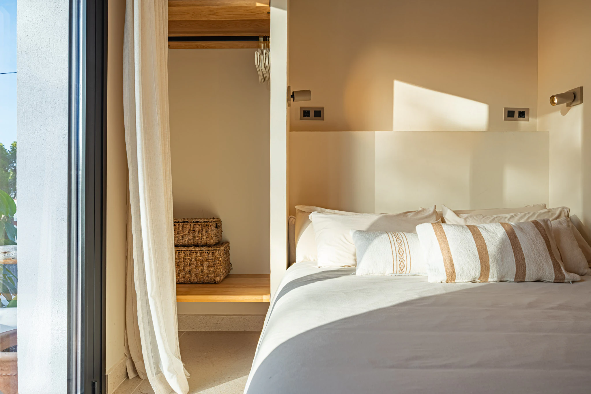 Chalet en venta de 5 dormitorios con piscina en Jávea