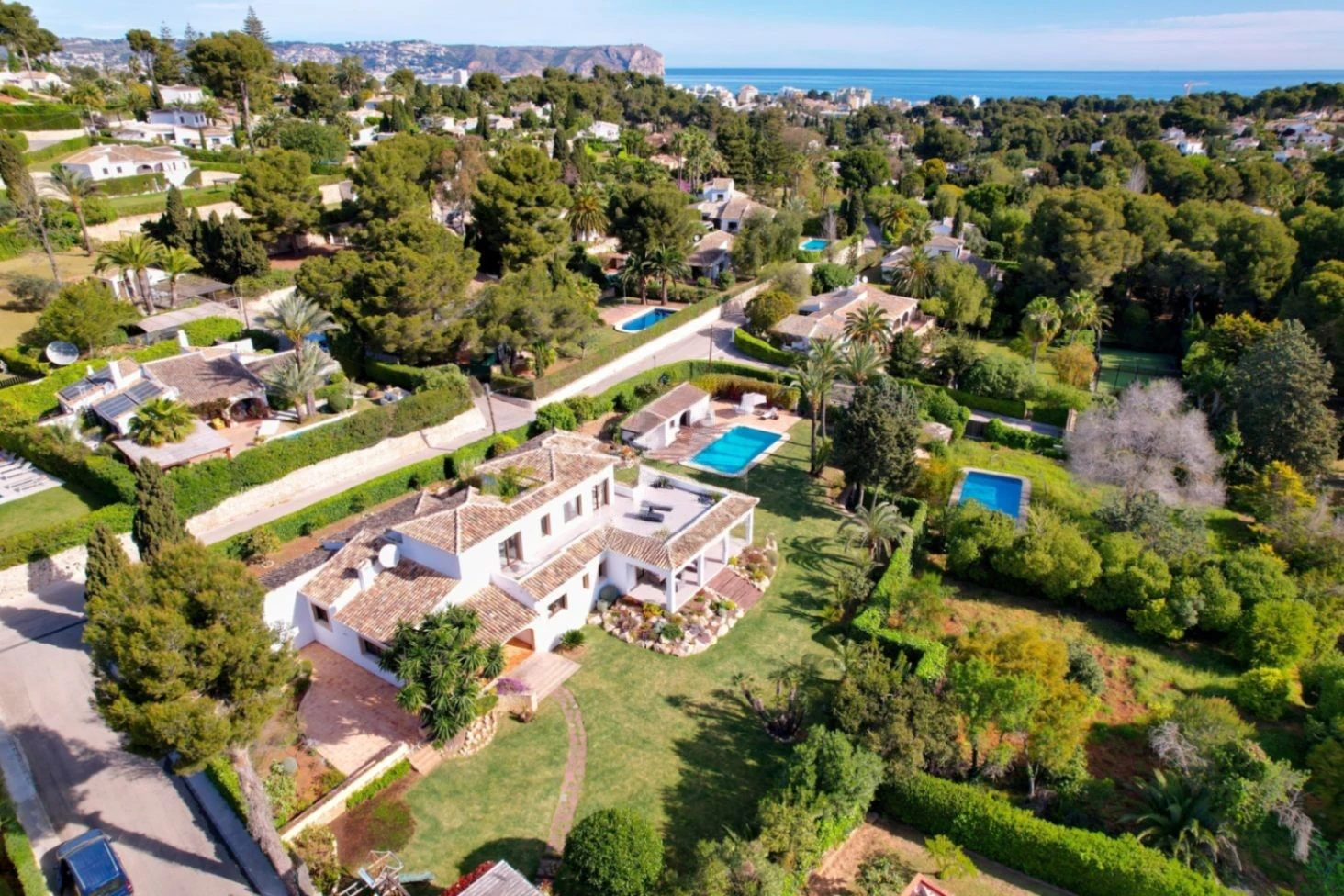 Villa mediterránea de lujo en Jávea – diseño exclusivo, privacidad total y parcela de 2.500 m²...