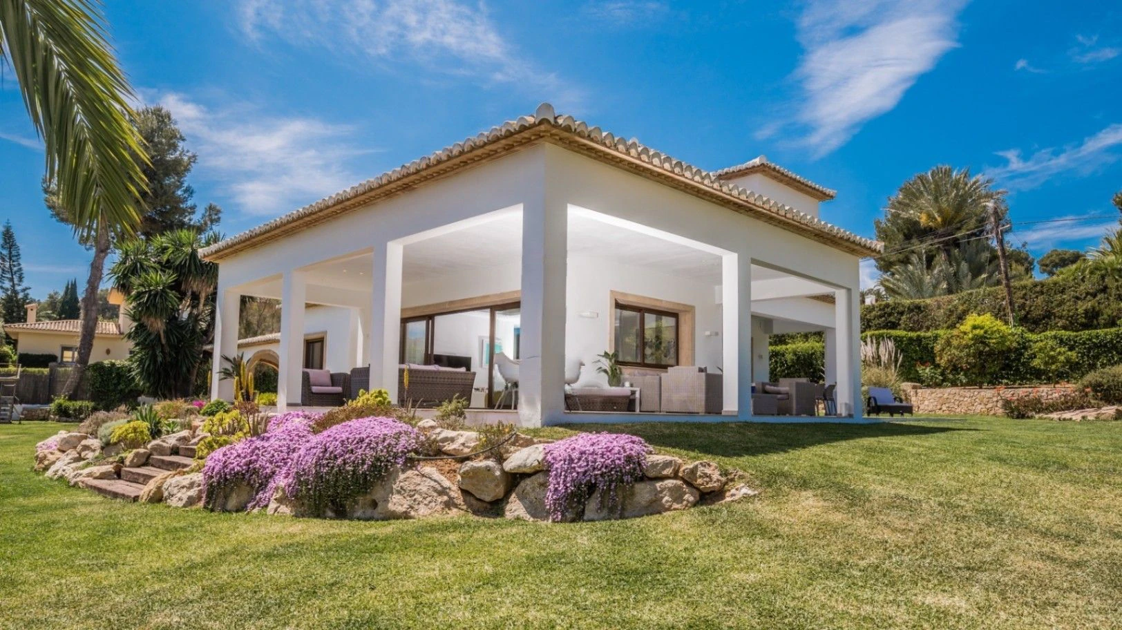 Villa mediterránea de lujo en Jávea – diseño exclusivo, privacidad total y parcela de 2.500 m²