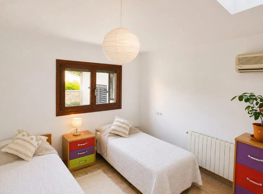 Villa rénovée avec grand terrain et vue sur le Montgó à San Nicolás, Dénia.