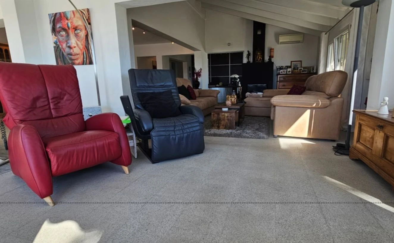 Villa renovada en primera línea de golf en San Jaime, Benissa, con vistas al mar y apartamento de invitados