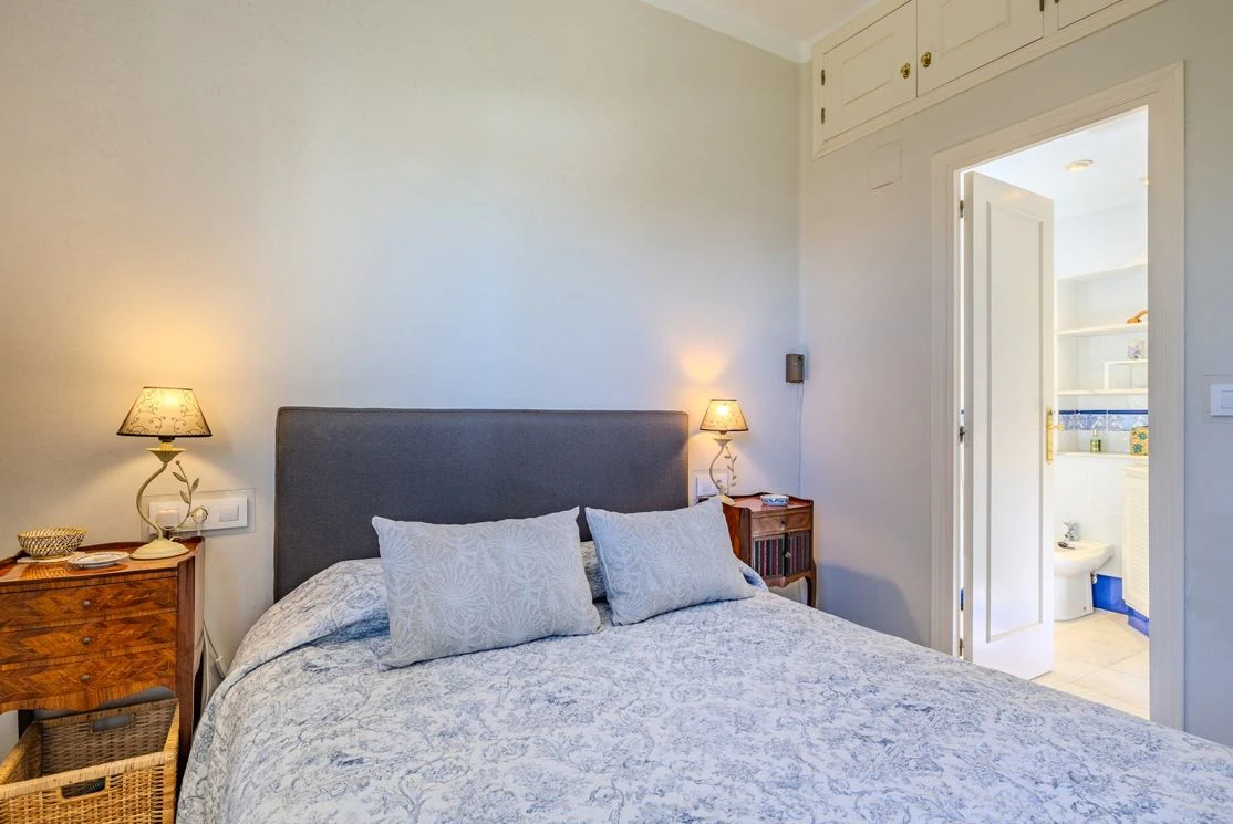 Exclusieve villa met grote perceel en uitzicht op zee in Las Rotas, Dénia
