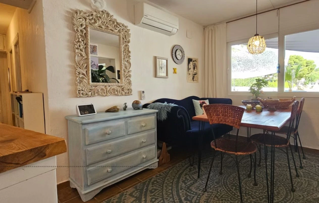 Villa renovada en primera línea de golf en San Jaime, Benissa, con vistas al mar y apartamento de invitados