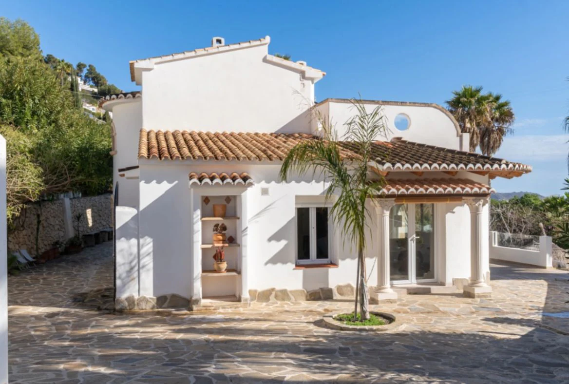 Mediterrane Villa mit Meerblick und Privatsphäre in Moraira