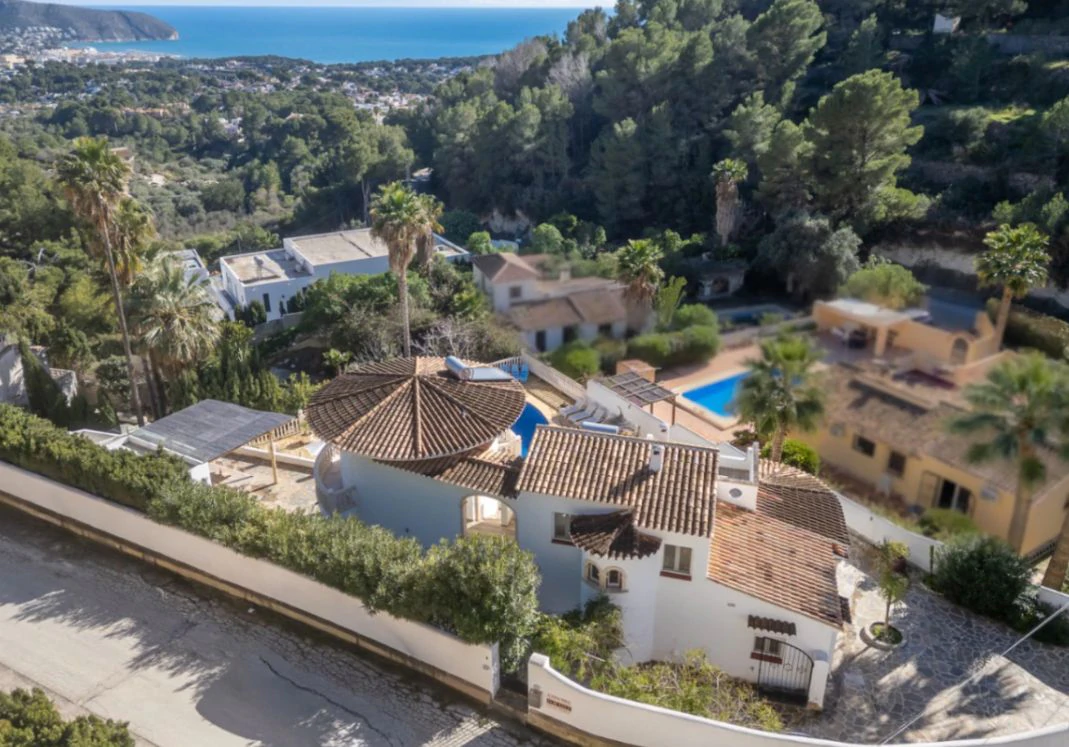 Mediterrane Villa mit Meerblick und Privatsphäre in Moraira