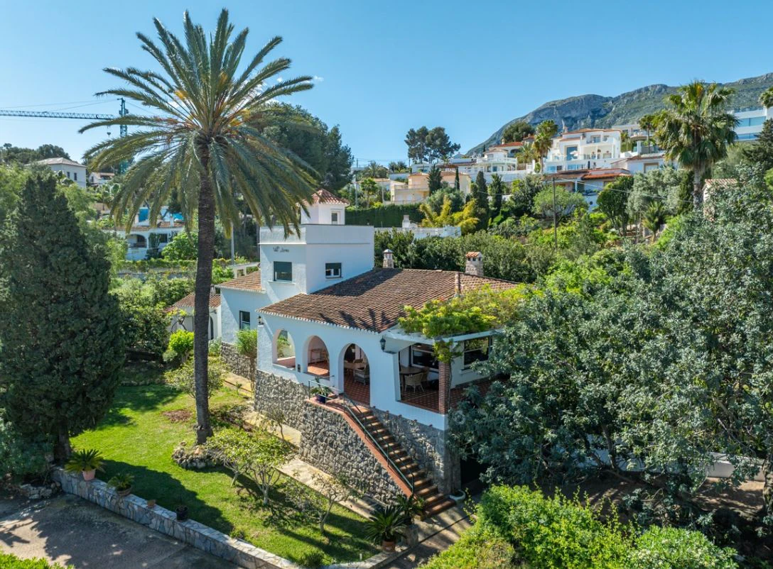 CP1243 - Exklusive Villa mit großem Grundstück und Meerblick in Las Rotas, Dénia