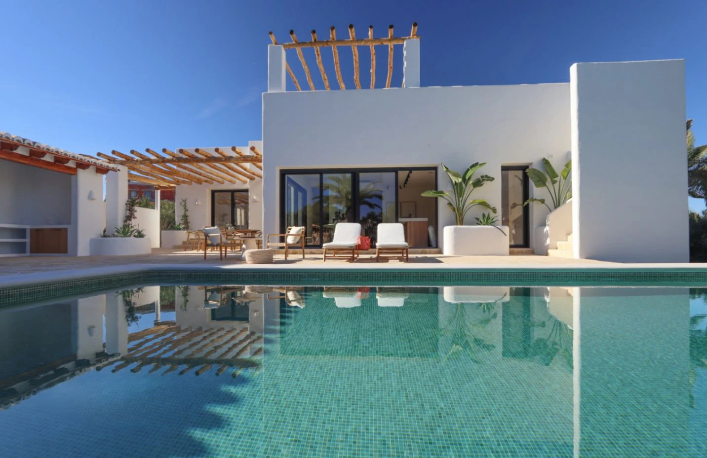 CP1223 - Villa moderna de estilo ibicenco en Balcón al Mar, Jávea, con piscina privada