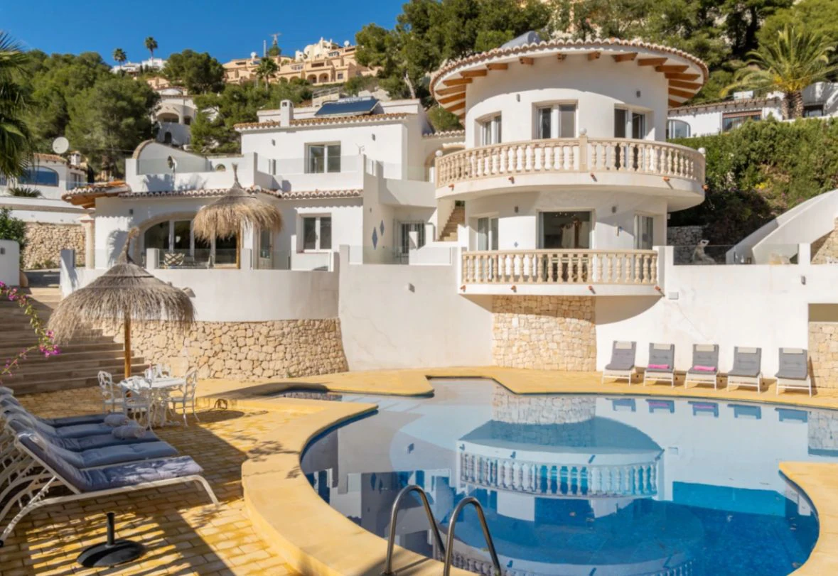 Mediterrane Villa mit Meerblick und Privatsphäre in Moraira