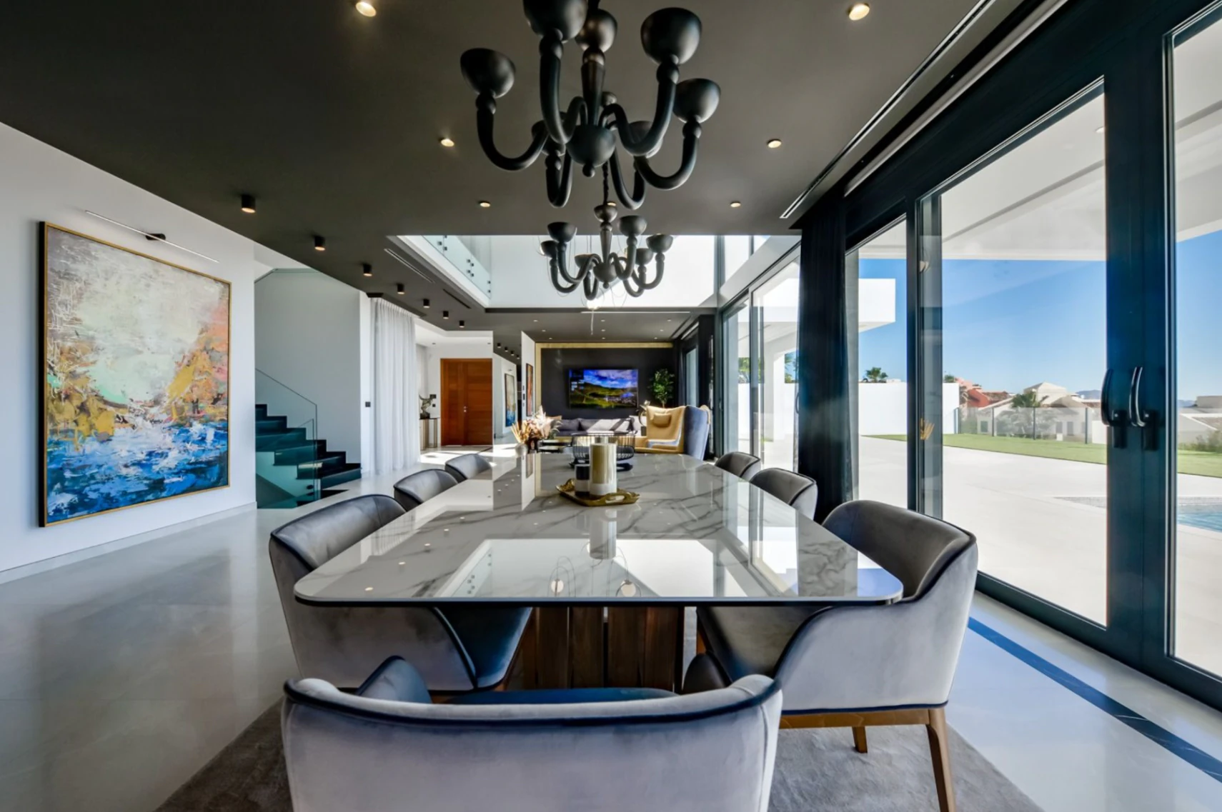 Villa moderna de lujo en Finestrat con 7 dormitorios, piscina privada y vistas al mar