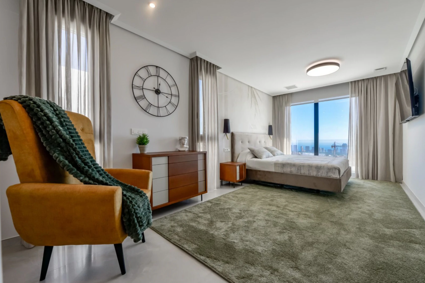 Villa moderna de lujo en Finestrat con 7 dormitorios, piscina privada y vistas al mar
