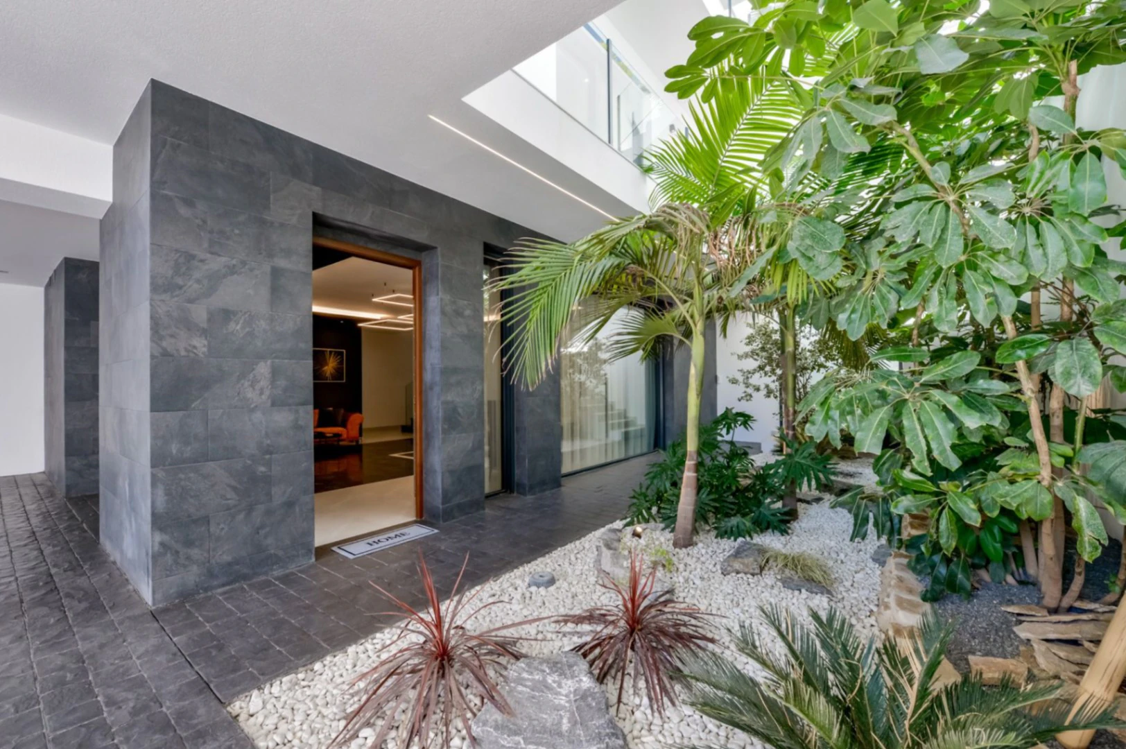 Villa moderna de lujo en Finestrat con 7 dormitorios, piscina privada y vistas al mar