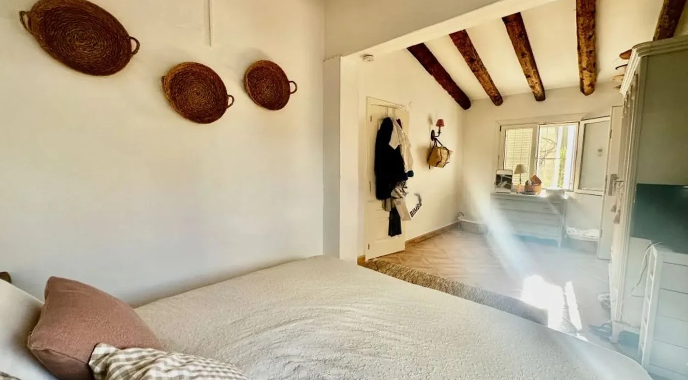 Gerestyle villa aan de eerste lijn van Las Marinas, Dénia, op slechts 50 meter van de zee.