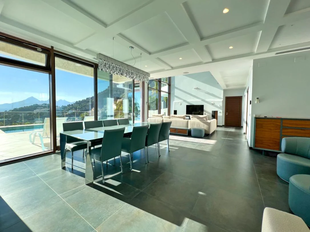 Villa de lujo con vistas panorámicas al mar en Altea Hills