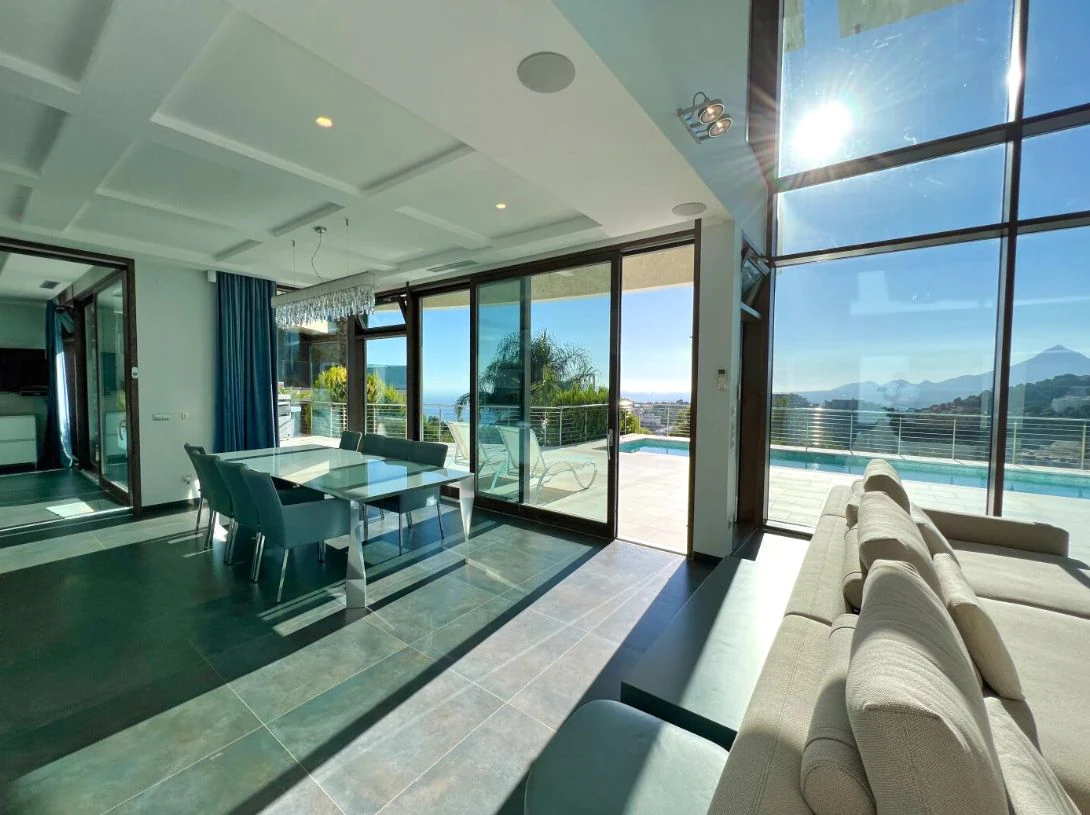 Villa de lujo con vistas panorámicas al mar en Altea Hills