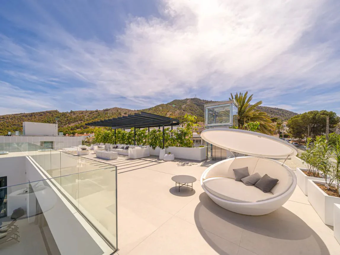 Villa de lujo de obra nueva en El Albir con vistas panorámicas al mar
