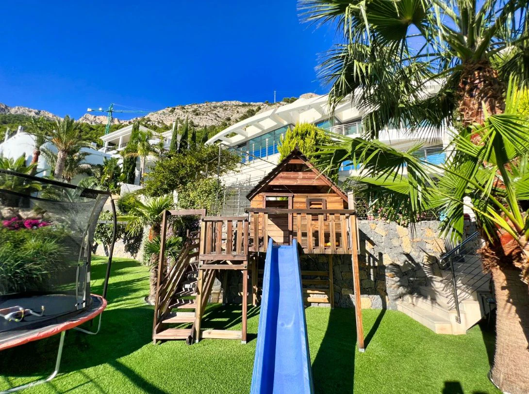 Villa de lujo con vistas panorámicas al mar en Altea Hills