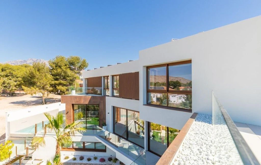 Villa moderna de lujo con vistas al mar en Benidorm