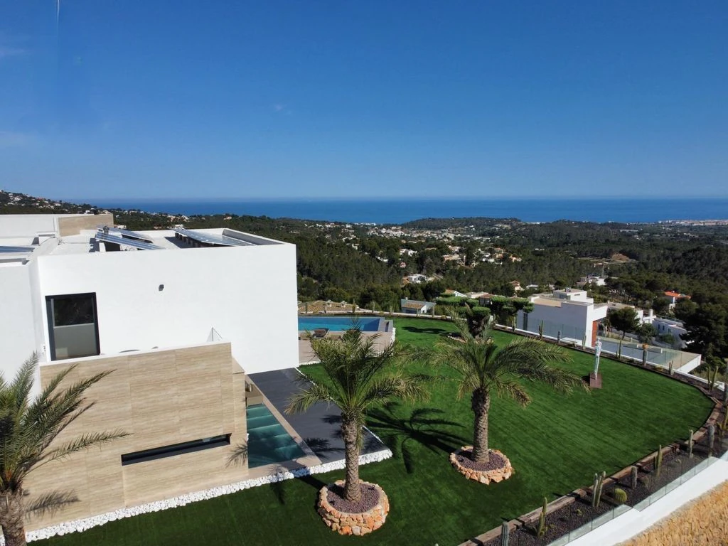 Exclusiva villa de lujo en Sierra Altea con vistas panorámicas al mar y piscina infinita