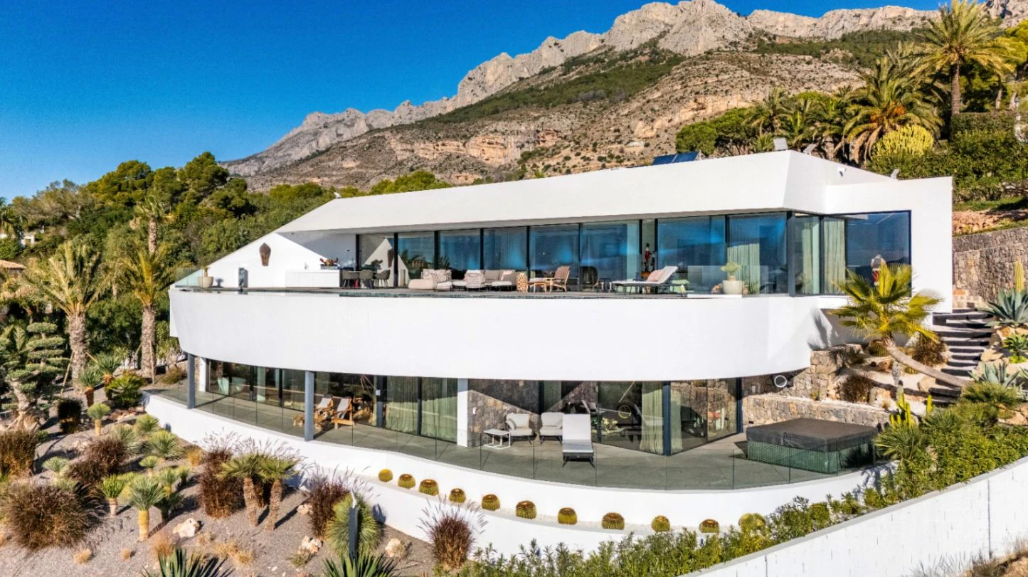 Villa contemporánea de lujo con vistas panorámicas al mar en Altea Sierra