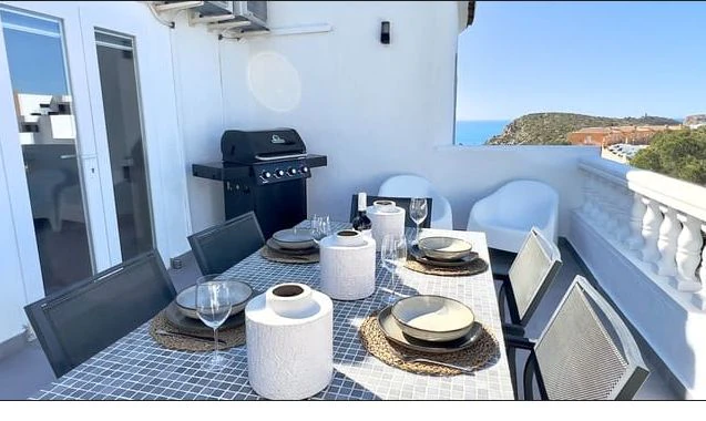 PRECIOSA VILLA REFORMADA CON VISTAS AL MAR