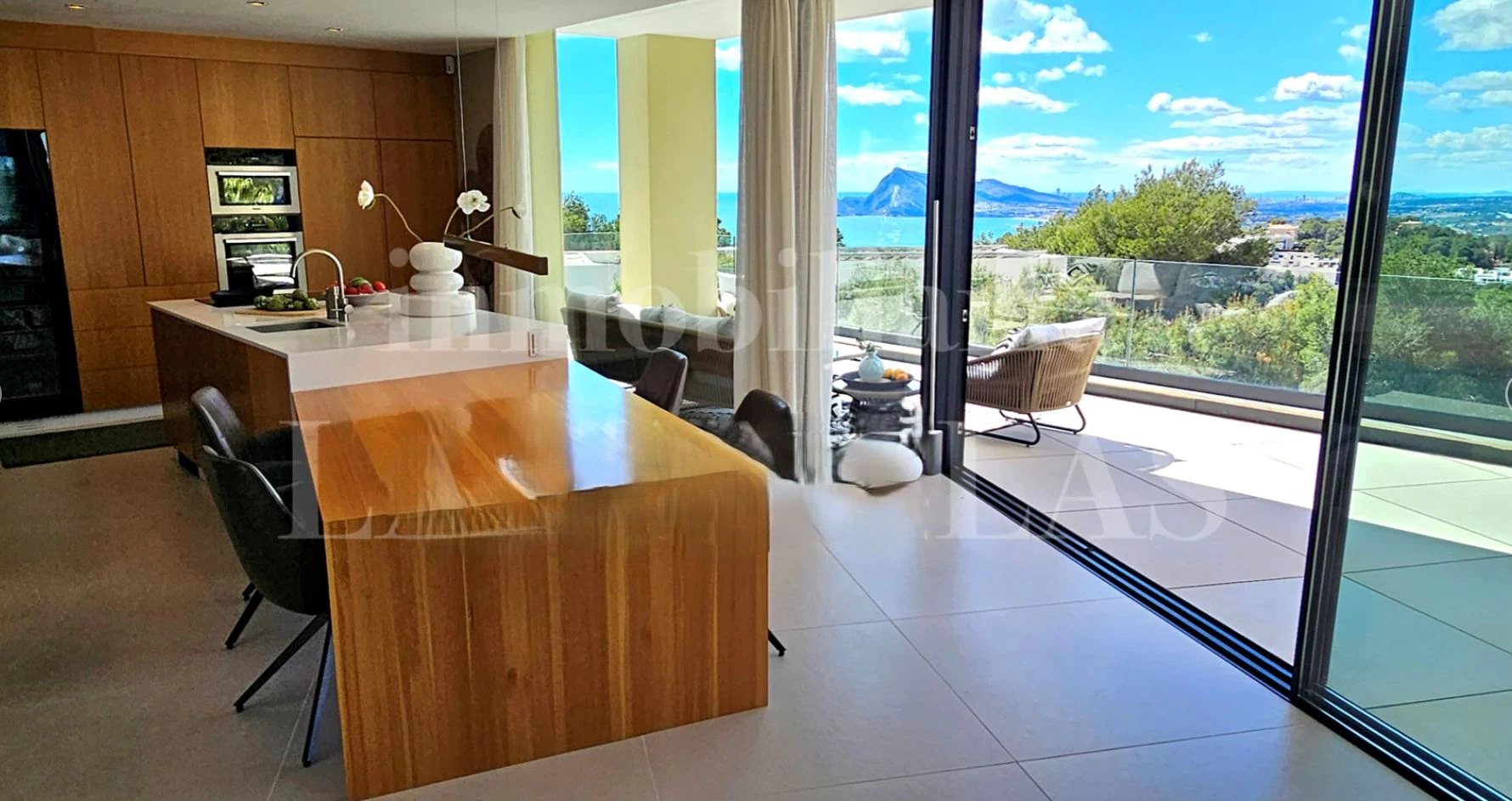 Lujosa villa contemporánea en Altea Hills con vistas al mar y piscina climatizada