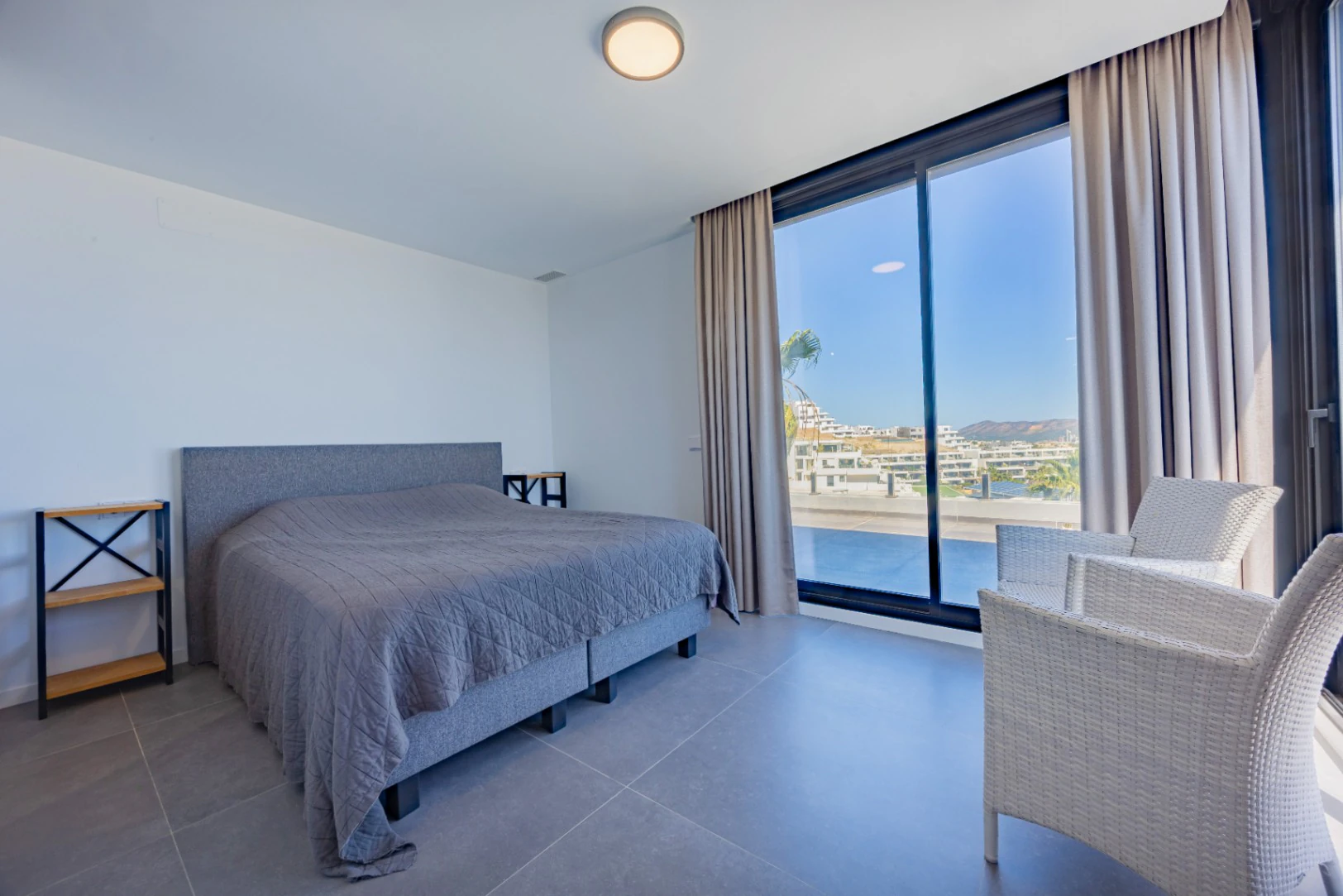 Villa de lujo con vistas panorámicas al skyline de Benidorm