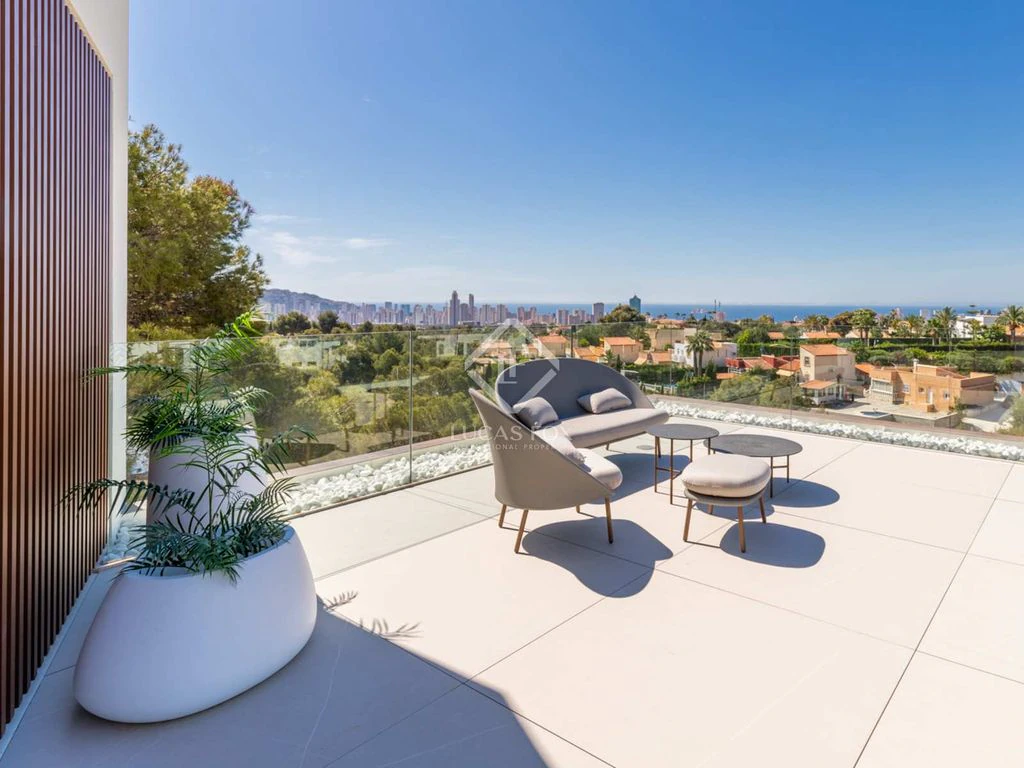 Villa moderna de lujo con vistas al mar en Benidorm