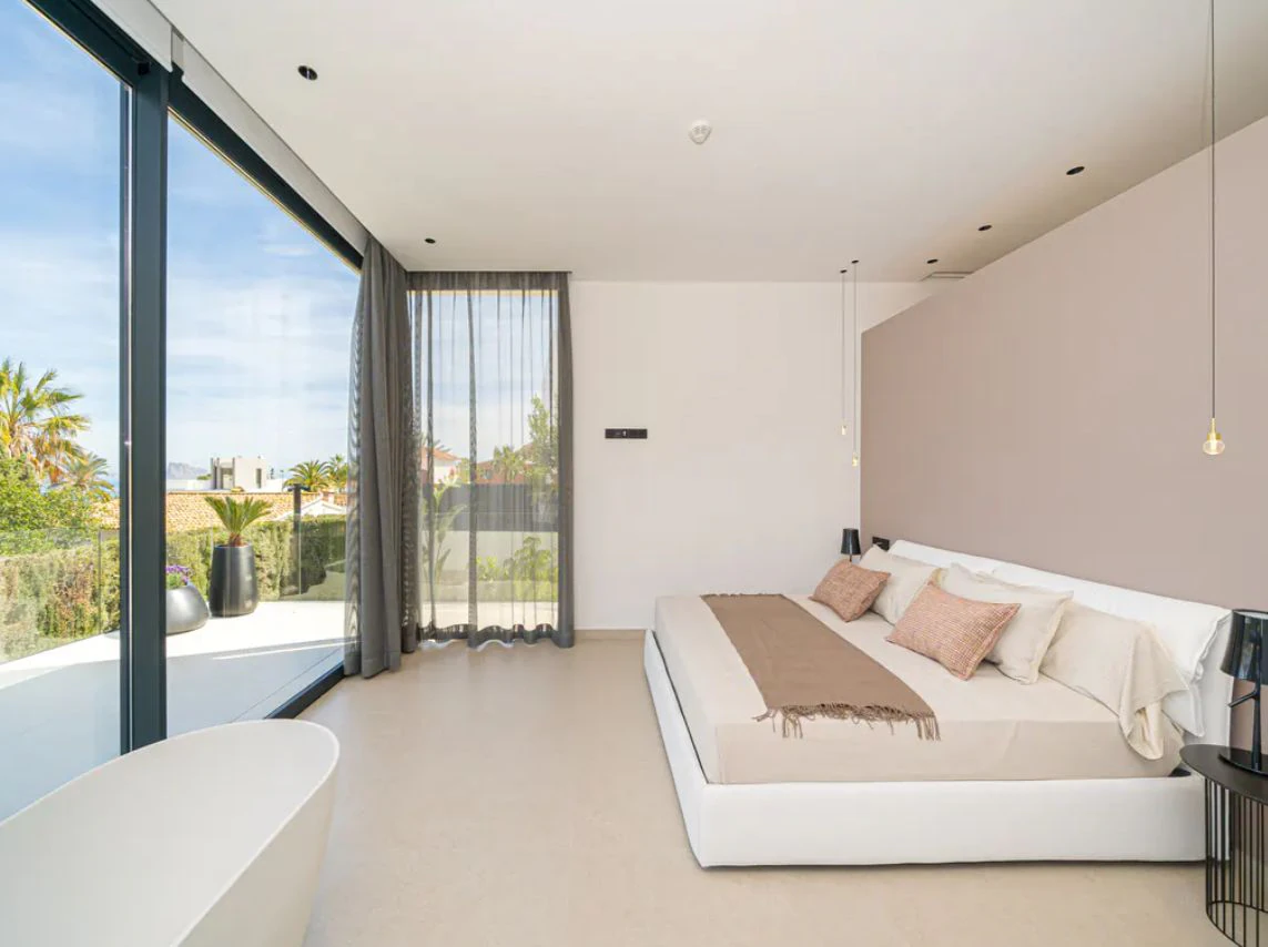 Villa de lujo de obra nueva en El Albir con vistas panorámicas al mar