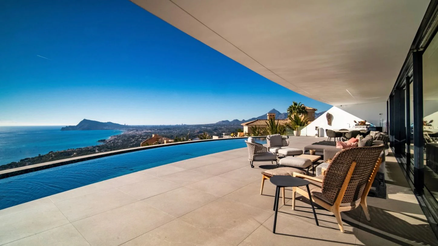 Villa contemporánea de lujo con vistas panorámicas al mar en Altea Sierra
