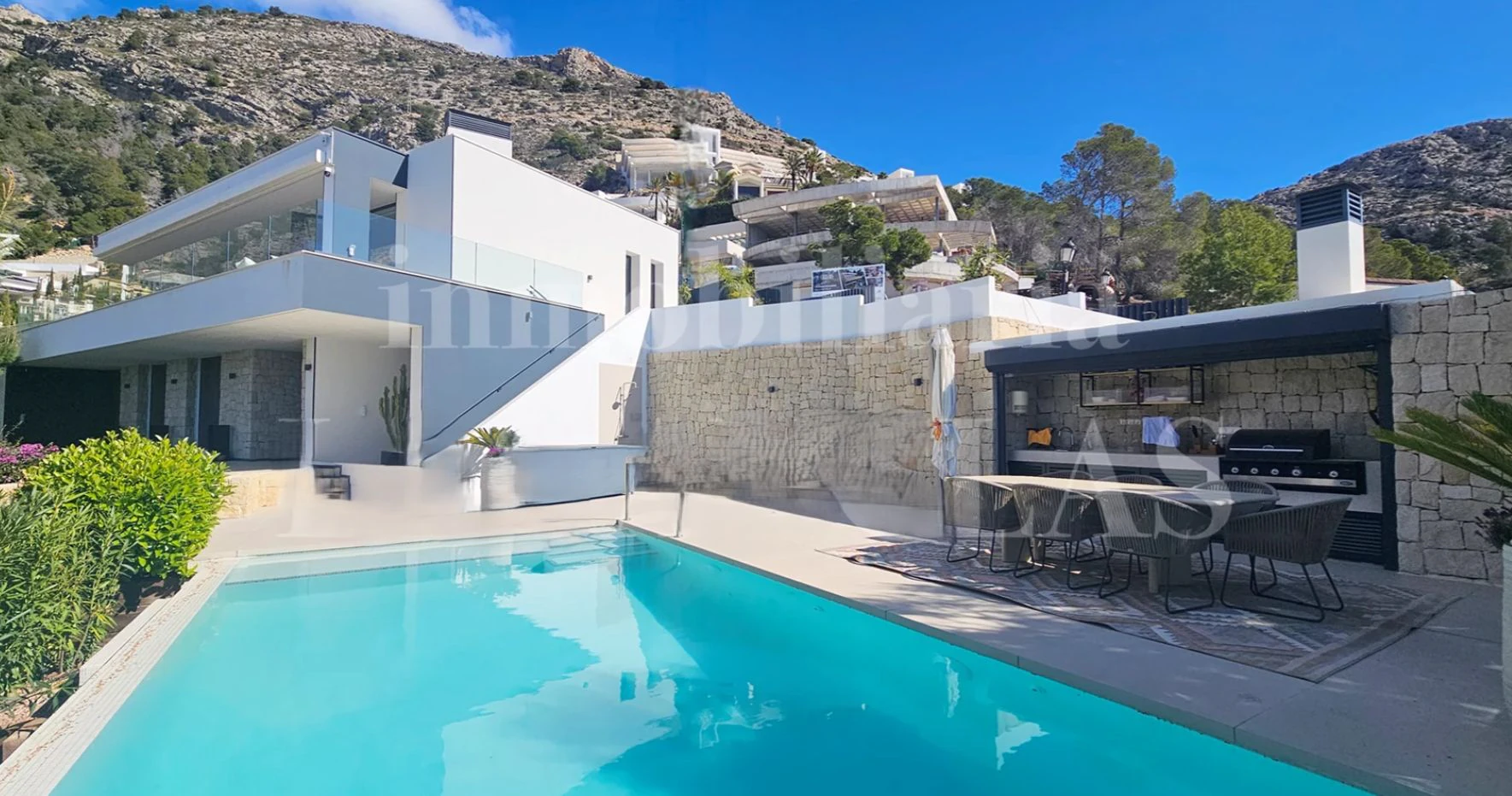 Lujosa villa contemporánea en Altea Hills con vistas al mar y piscina climatizada