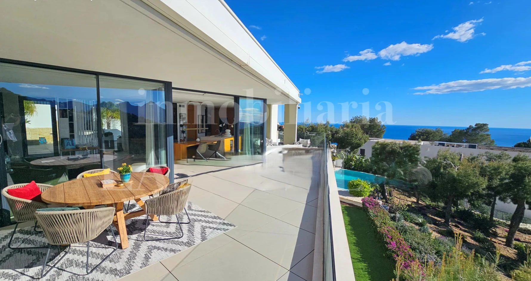 Lujosa villa contemporánea en Altea Hills con vistas al mar y piscina climatizada