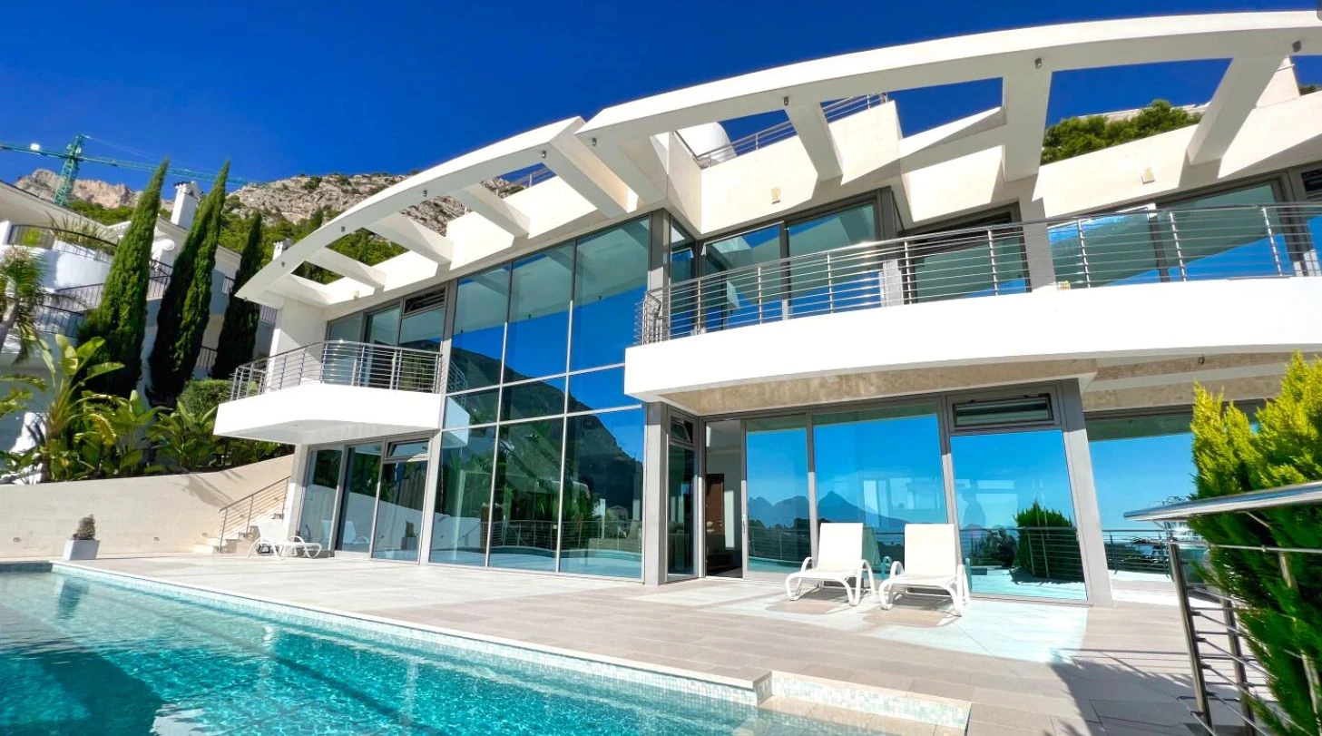 Villa de lujo con vistas panorámicas al mar en Altea Hills