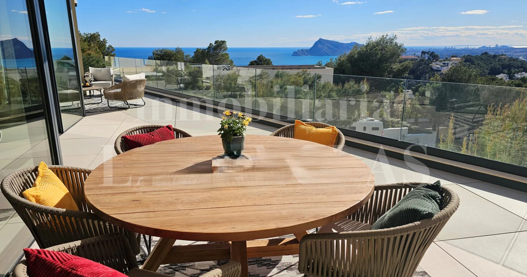 Lujosa villa contemporánea en Altea Hills con vistas al mar y piscina climatizada