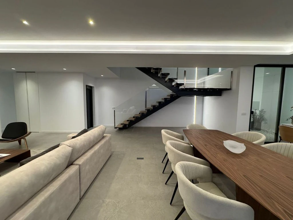 Villa en venta con 4 dormitorios y piscina en Altea