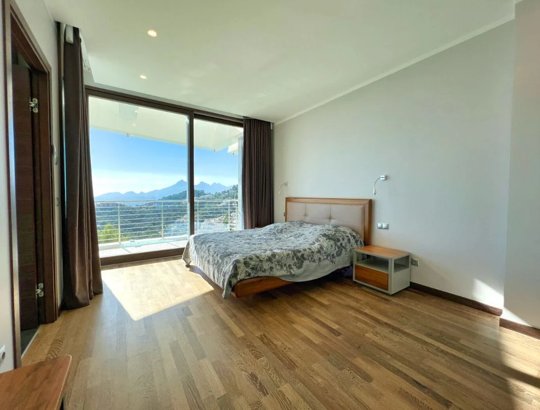 Villa de lujo con vistas panorámicas al mar en Altea Hills